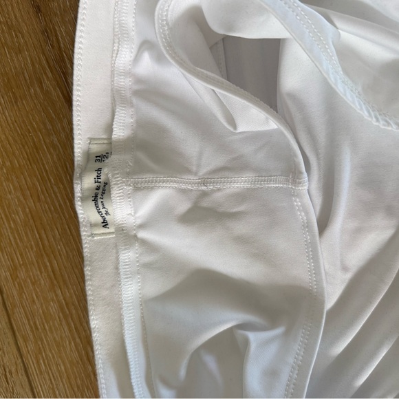 NWOT Abercrombie Maternity Skinny Jeans - Picture 2 of 3